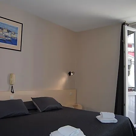 Acropolis - 3*