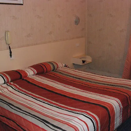 Acropolis Hotel Lourdes