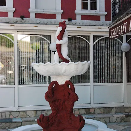 Acropolis - 3* 卢德