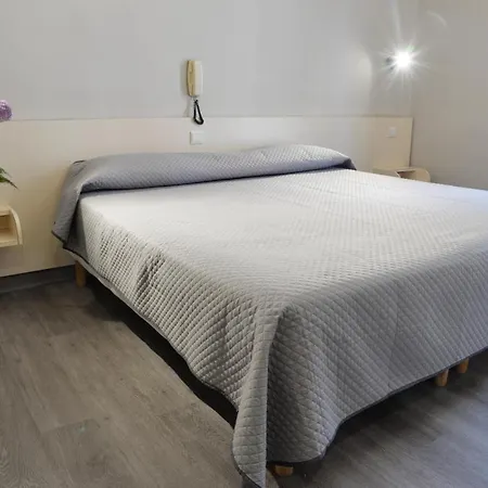 Acropolis - 3* 卢德