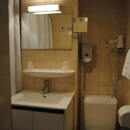 Acropolis - 3* 卢德