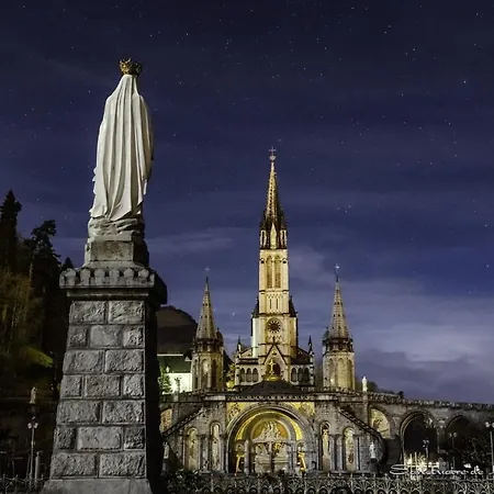 Отель Acropolis - Лурд